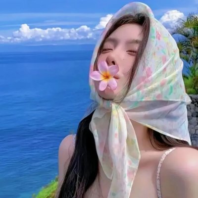 戴流苏耳环的少女